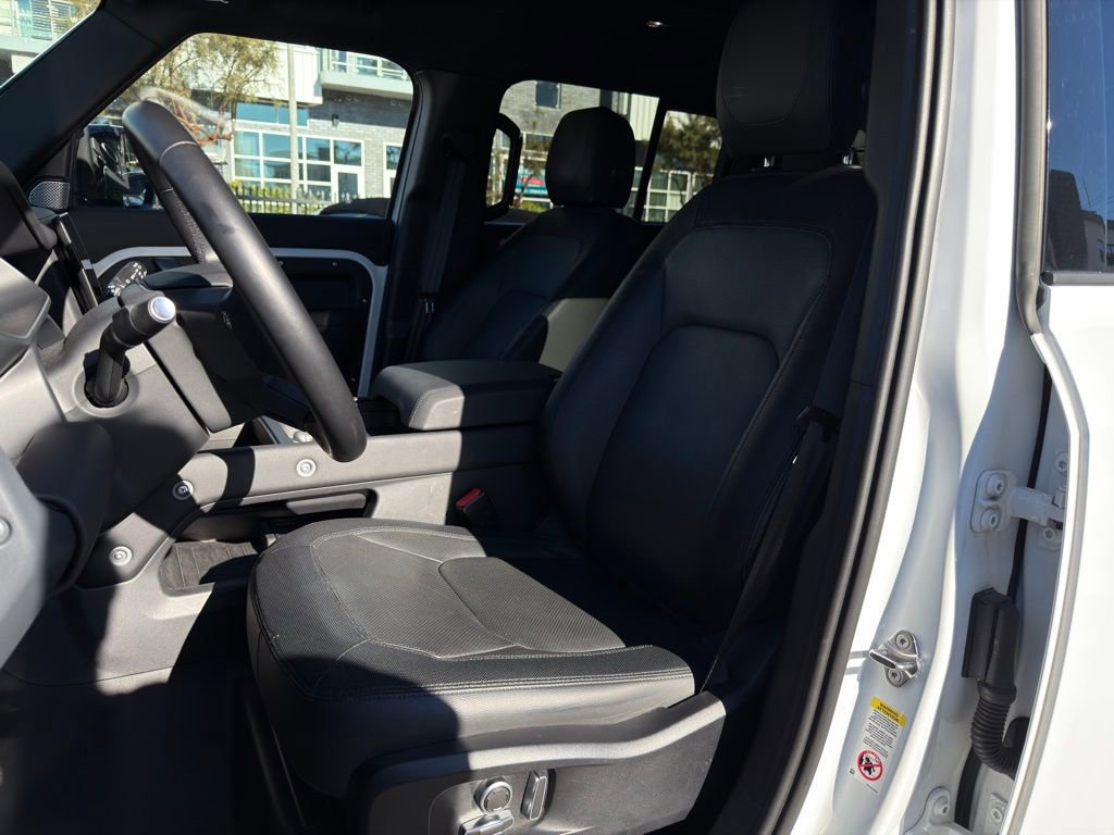 Used 2024 Land Rover Defender 130 X-Dynamic SE image 19