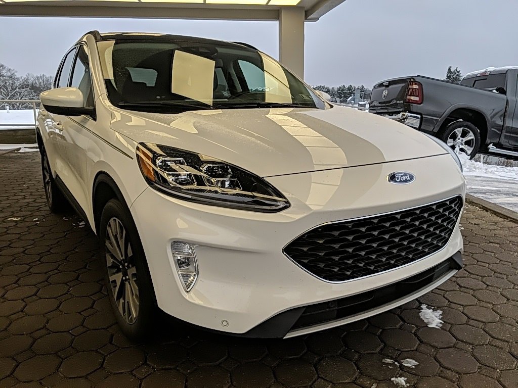 Certified 2022 Ford Escape Titanium w/ Class II Trailer Tow Package image 3