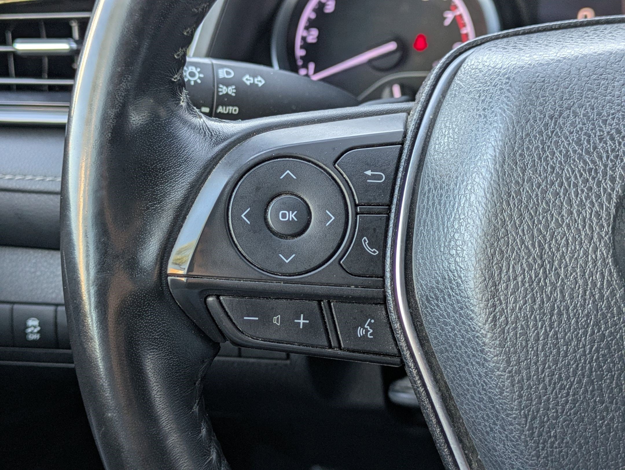 Used 2020 Toyota Camry SE image 14