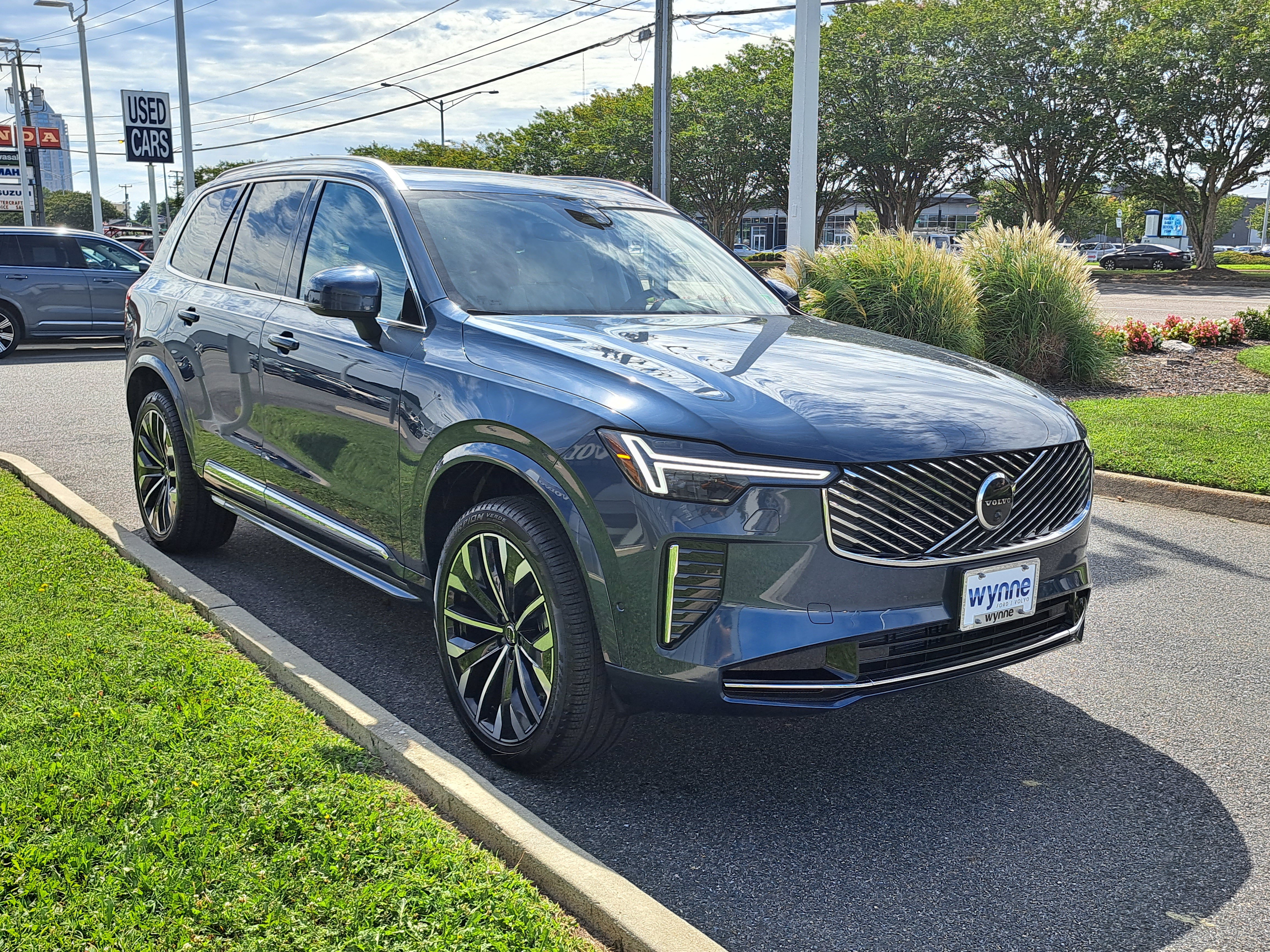New 2026 Volvo XC90 B6 Ultra w/ Protection Package AWD/4WD image 2