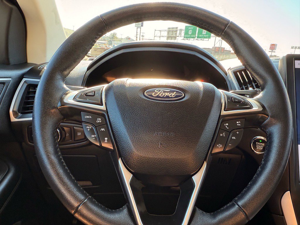 Used 2024 Ford Edge SEL image 15
