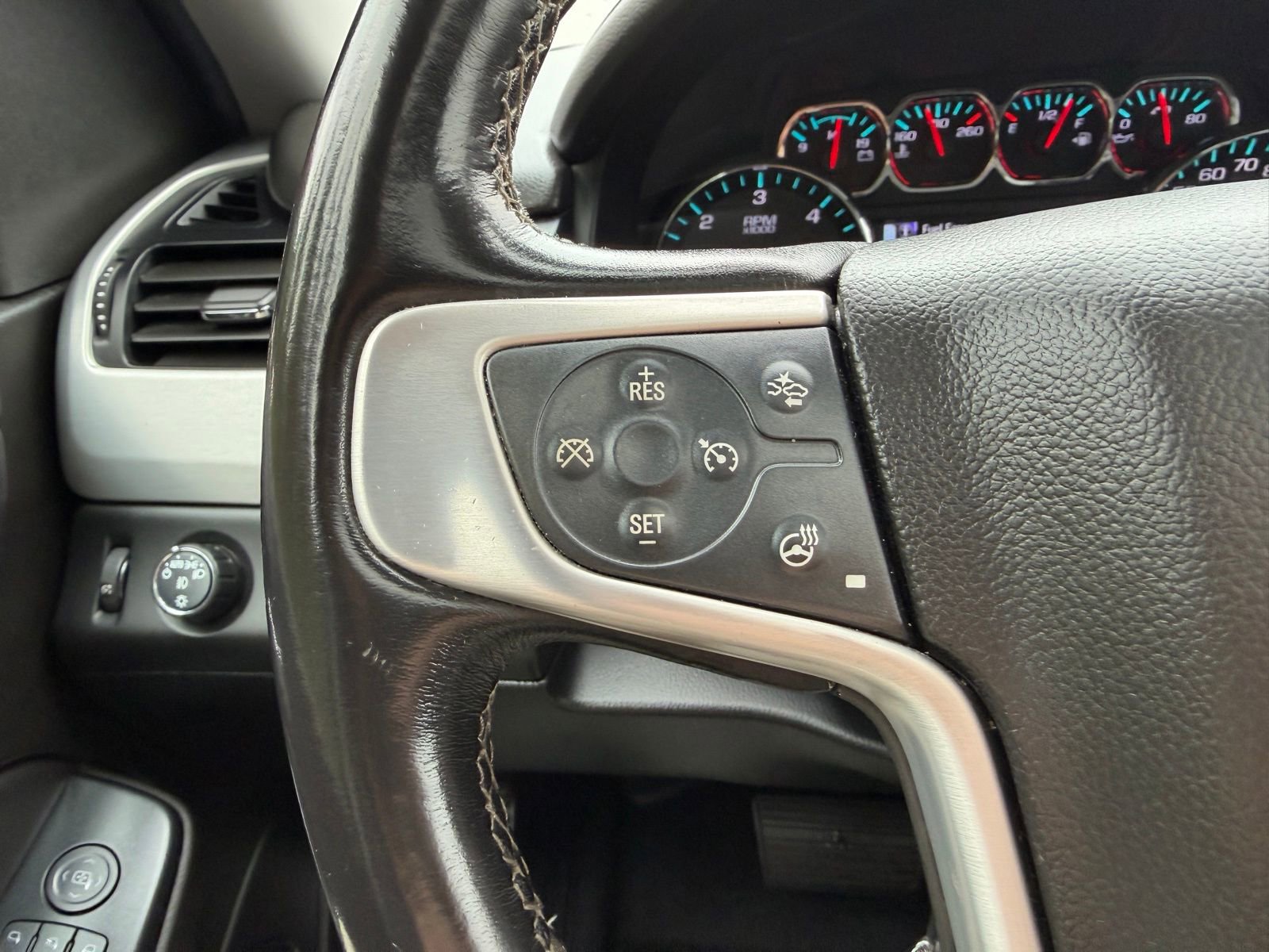 Used 2020 GMC Yukon XL SLT w/ Open Road Package image 14