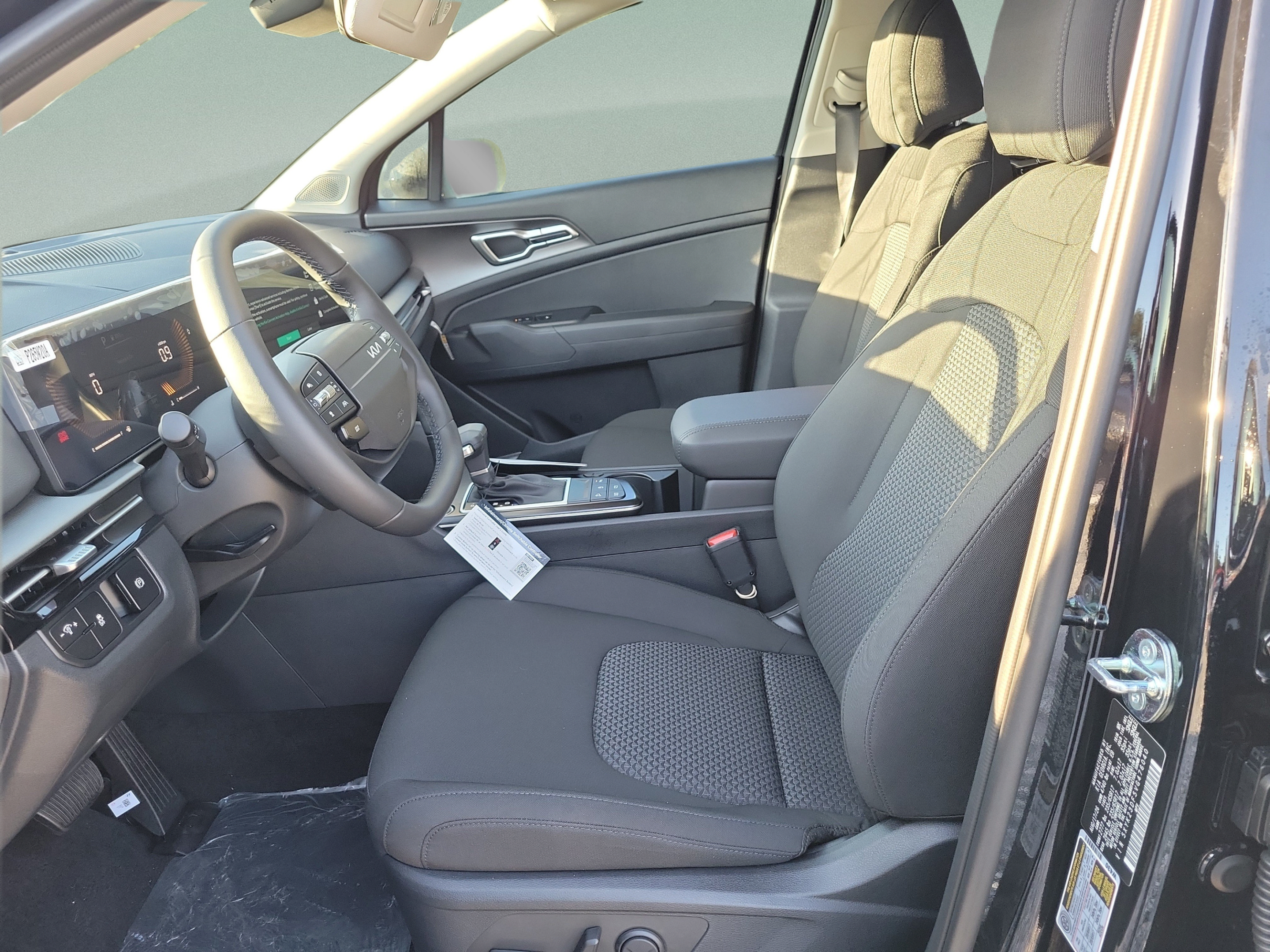 New 2027 Kia Sportage LX w/ LX Convenience Package FWD image 15