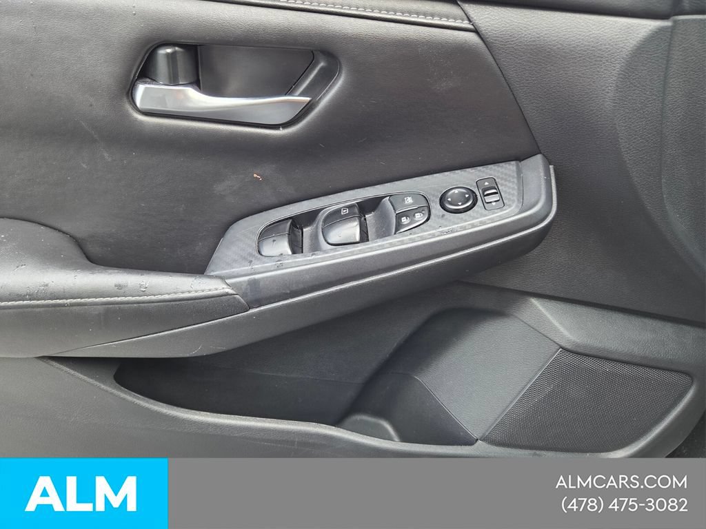 Used 2024 Nissan Sentra SV FWD image 26