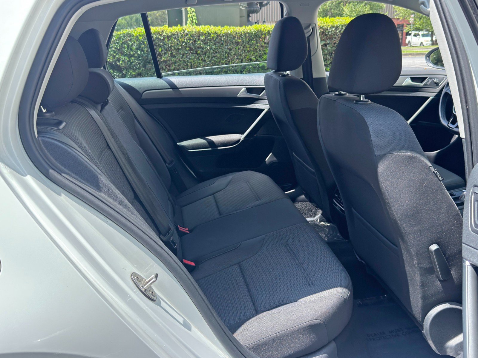 Used 2019 Volkswagen e-Golf SE w/ Driver Assistance Package FWD image 34