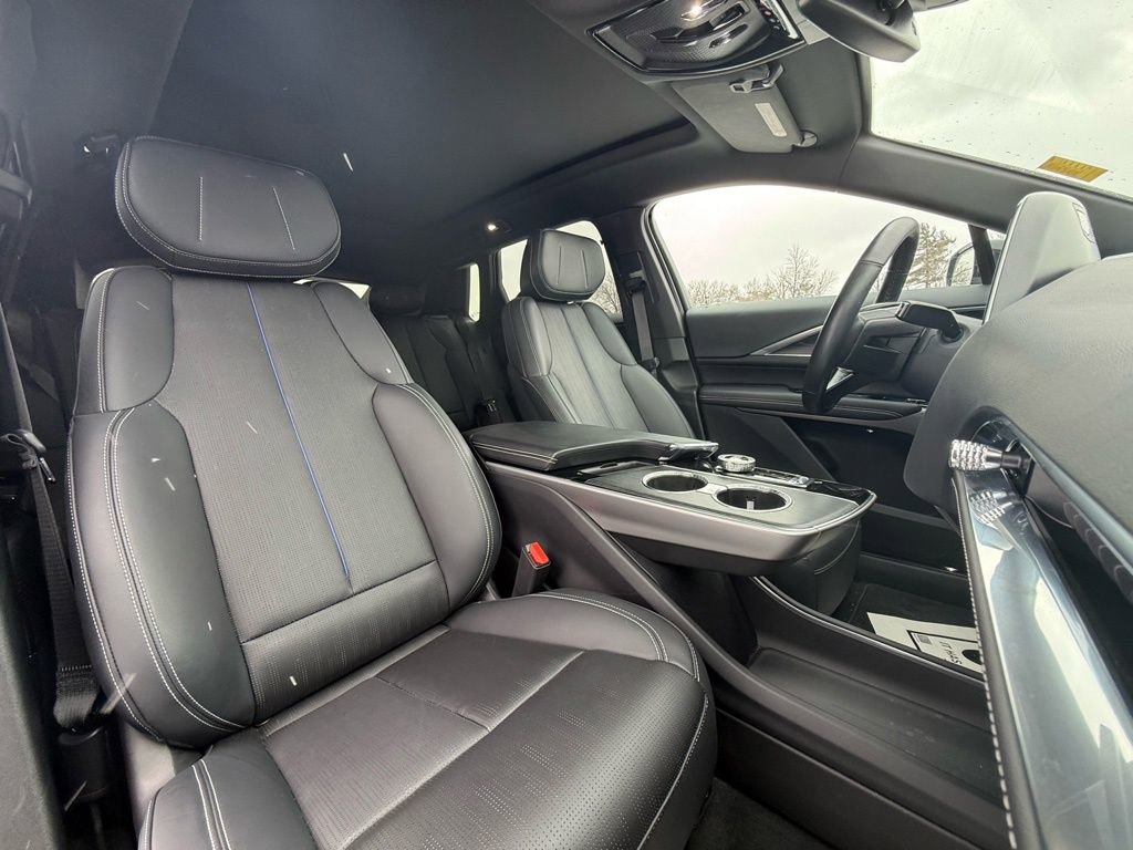 Certified 2024 Cadillac Lyriq Sport image 33