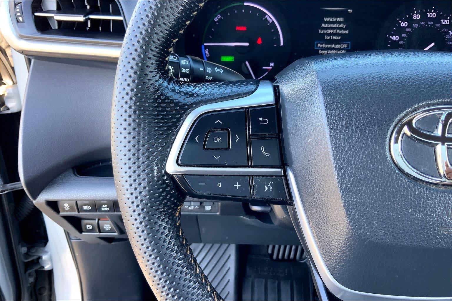 Certified 2024 Toyota Sienna XLE Woodland Edition AWD/4WD image 23