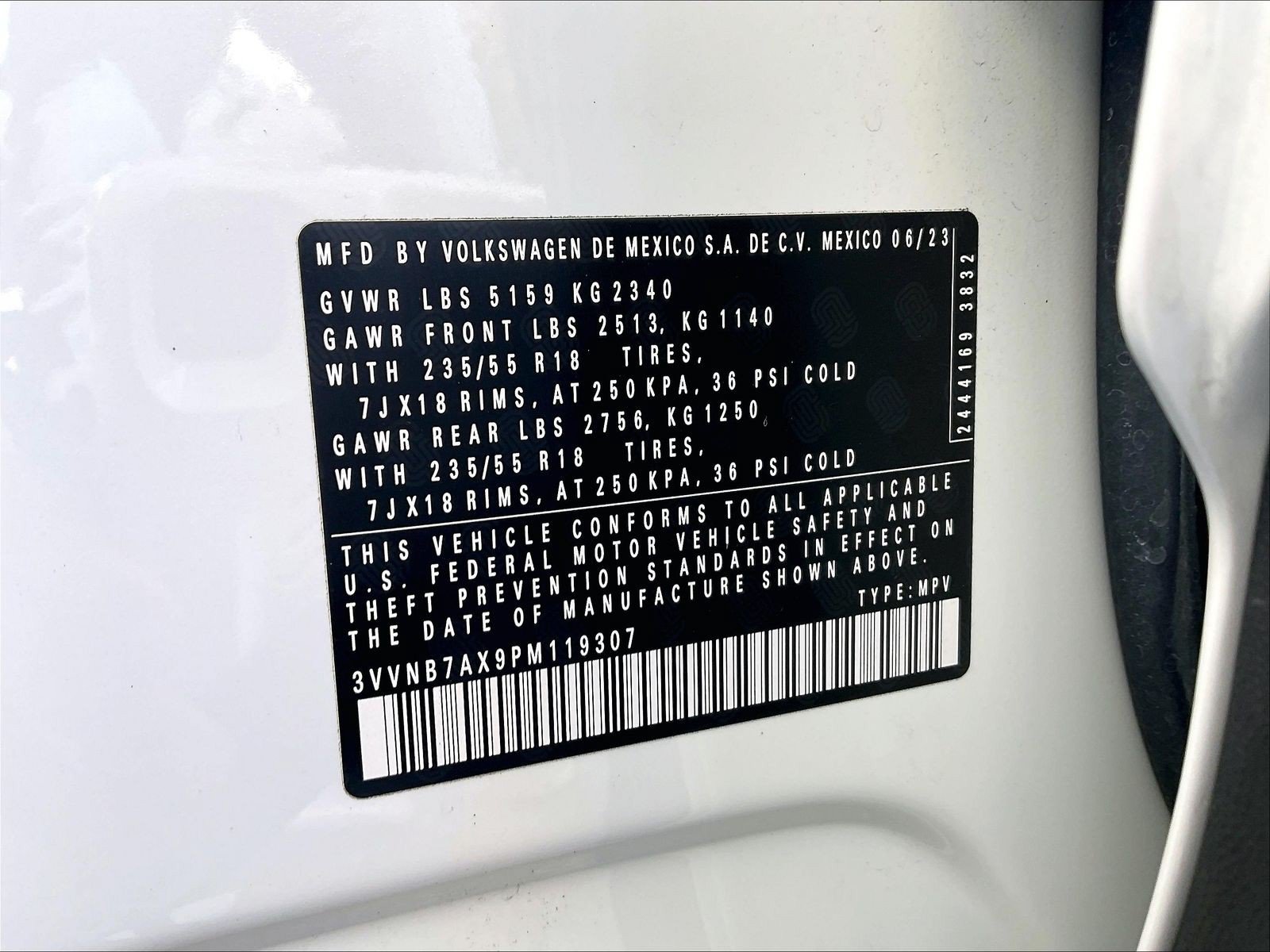 Certified 2023 Volkswagen Tiguan SE FWD image 33