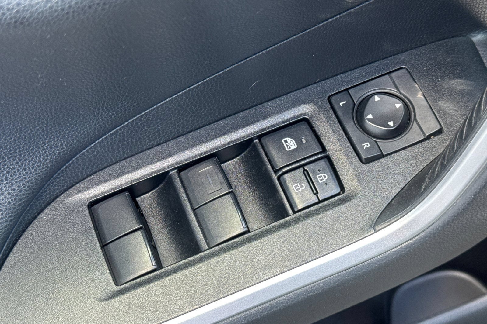Used 2020 Toyota RAV4 TRD Off-Road w/ TRD Off-Road Weather Package AWD/4WD image 13