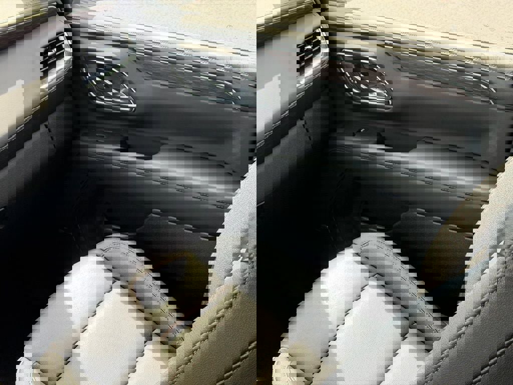 Used 2024 Chevrolet Tahoe LT image 31