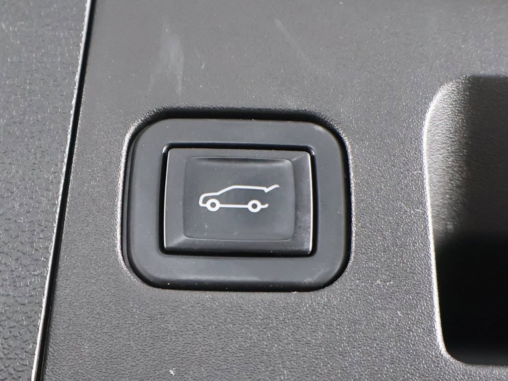 Used 2022 Cadillac XT4 Premium Luxury w/ Enhanced Visibility Package image 52