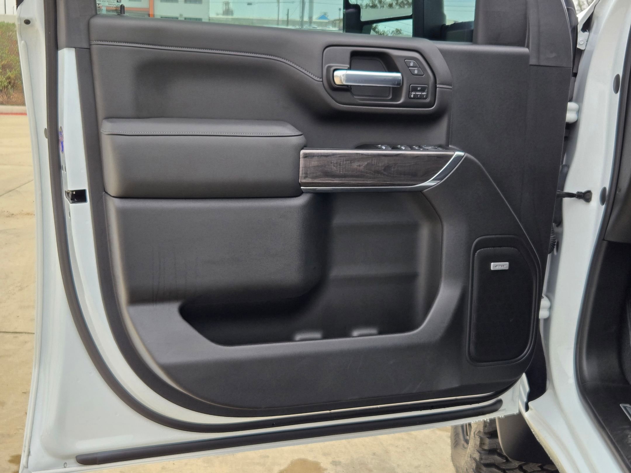 Certified 2022 Chevrolet Silverado 2500 LTZ w/ LTZ Plus Package image 11