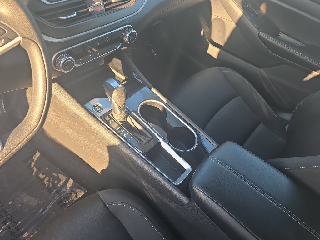 Used 2024 Nissan Altima 2.5 SV FWD image 20