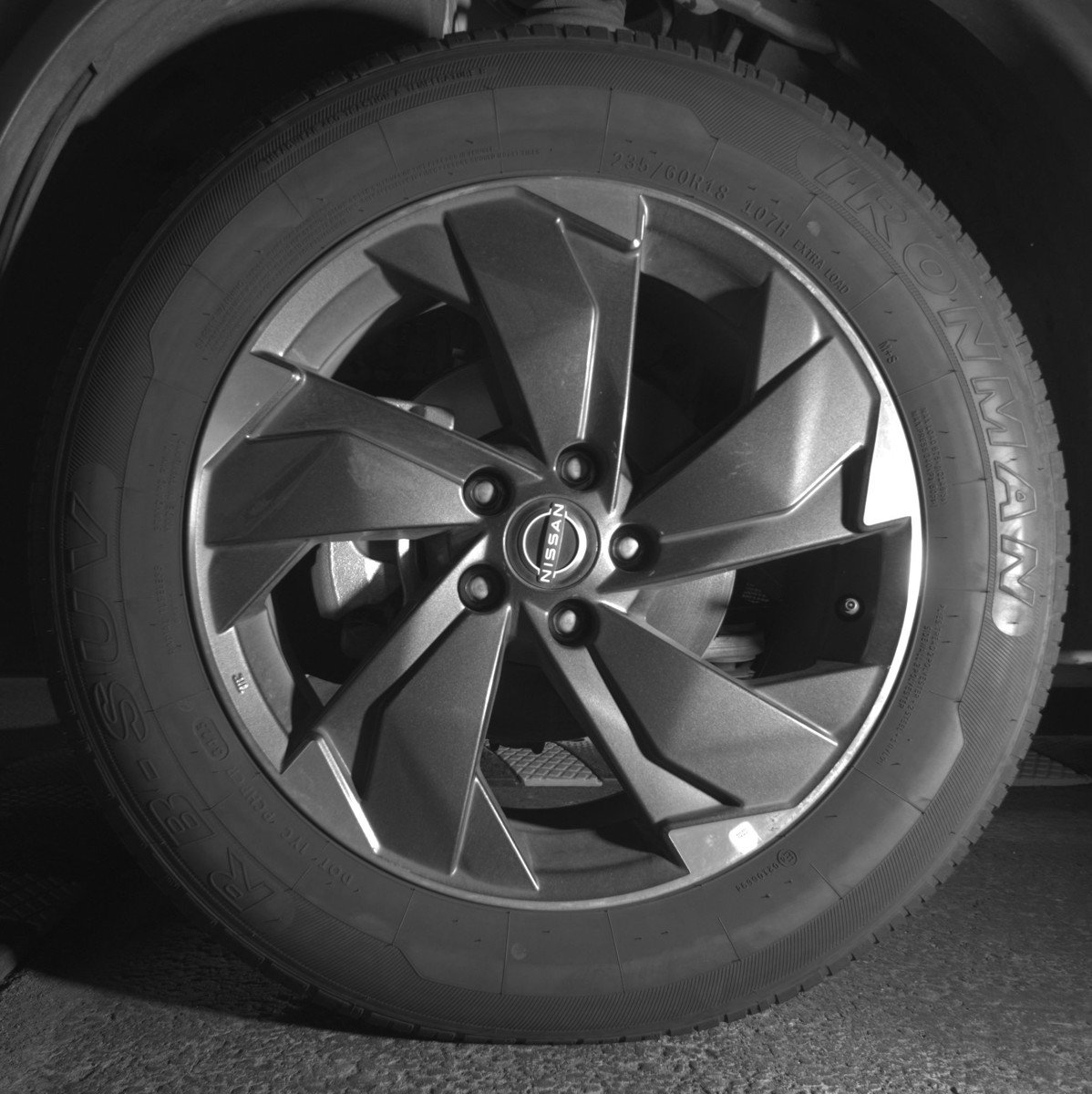 Used 2025 Nissan Rogue SV image 12