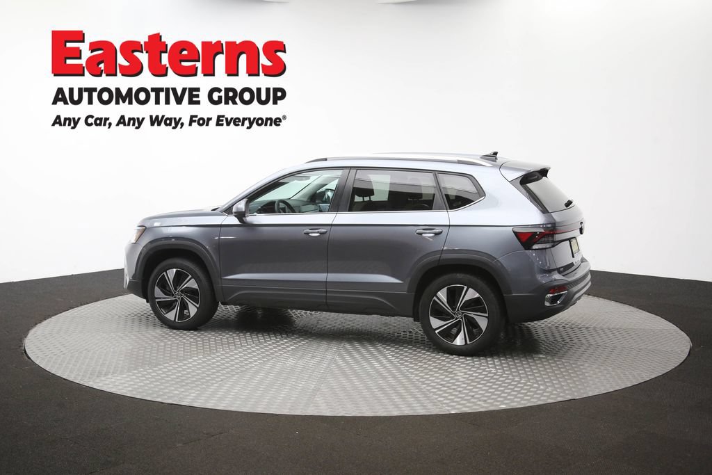 Used 2025 Volkswagen Taos SE AWD/4WD image 60