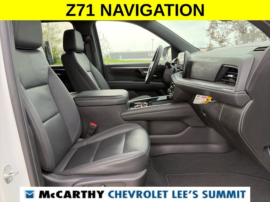 Used 2025 Chevrolet Suburban Z71 AWD/4WD image 29