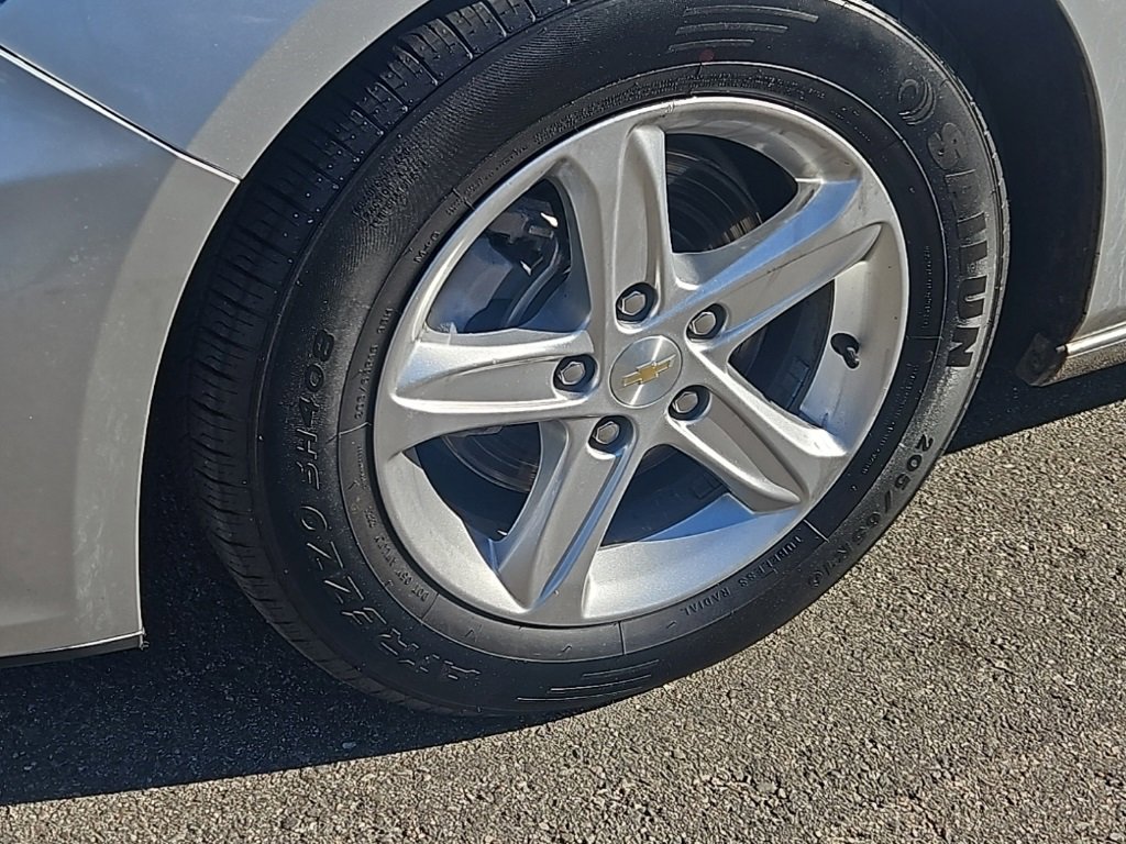 Used 2022 Chevrolet Malibu LT image 3