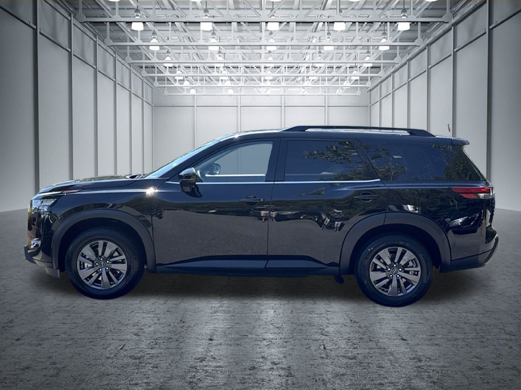 Certified 2025 Nissan Pathfinder SV FWD image 4