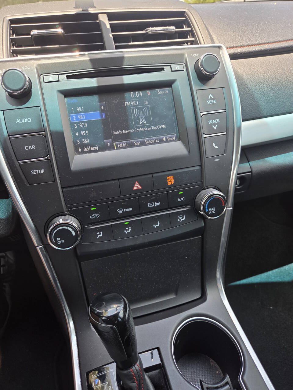 Used 2017 Toyota Camry SE FWD image 10