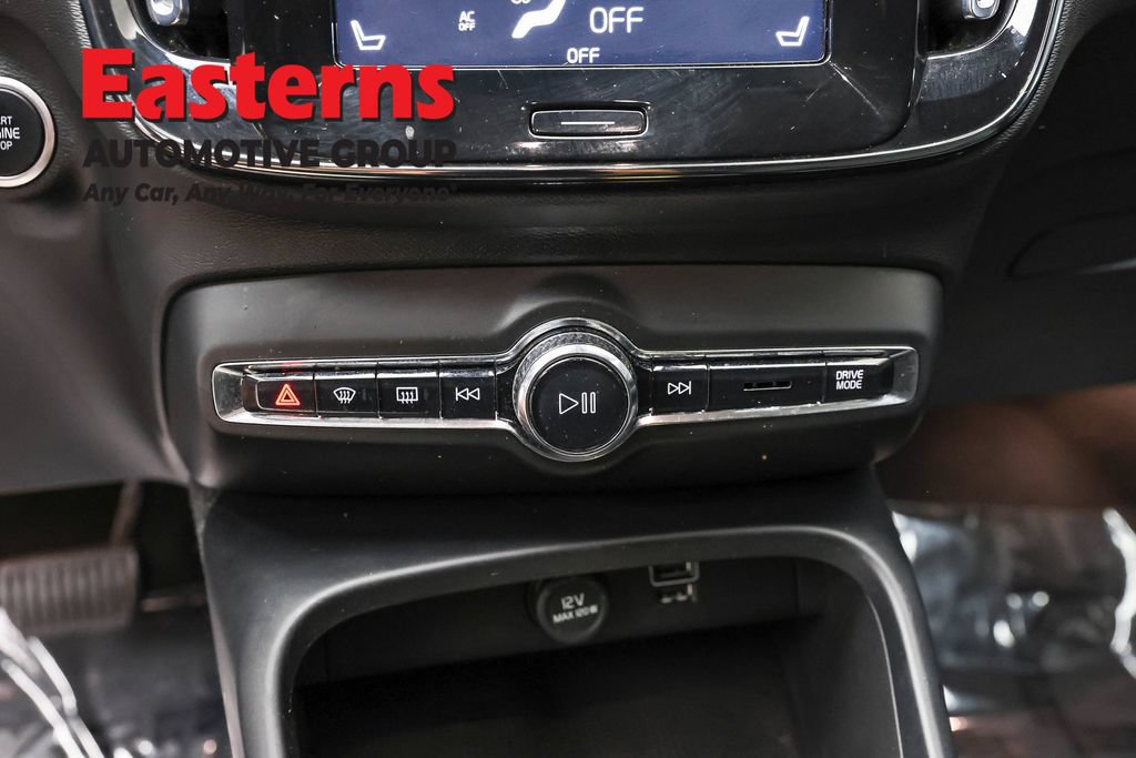 Used 2021 Volvo XC40 T5 Momentum AWD/4WD image 19