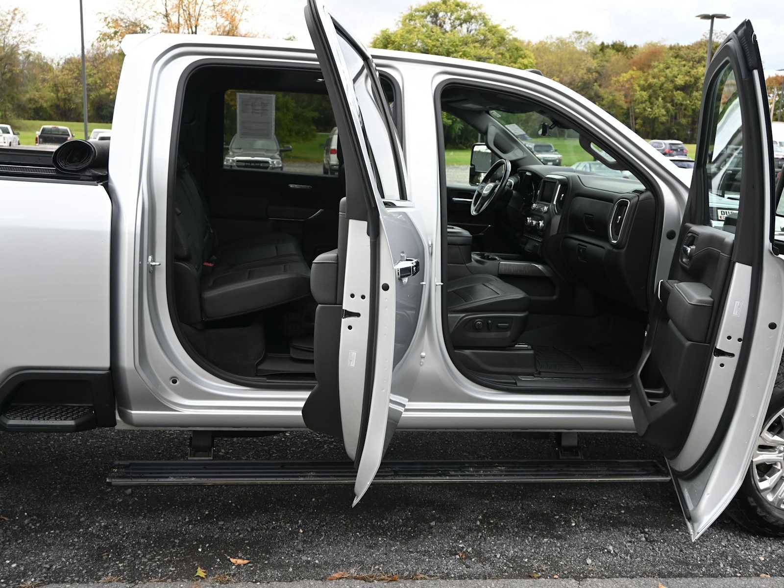 Used 2022 GMC Sierra 3500 Denali w/ Denali Ultimate Package image 21