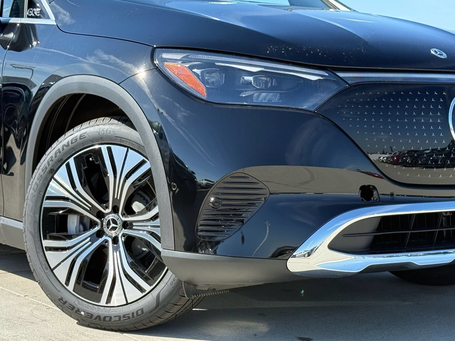 New 2026 Mercedes-Benz EQE 320 4MATIC SUV image 4