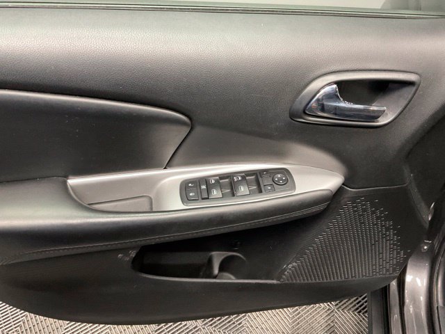 Used 2018 Dodge Journey SE w/ Connectivity Group FWD image 15