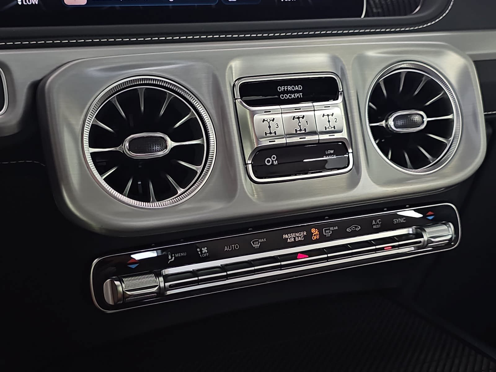 Used 2025 Mercedes-Benz G 63 AMG 4MATIC image 23
