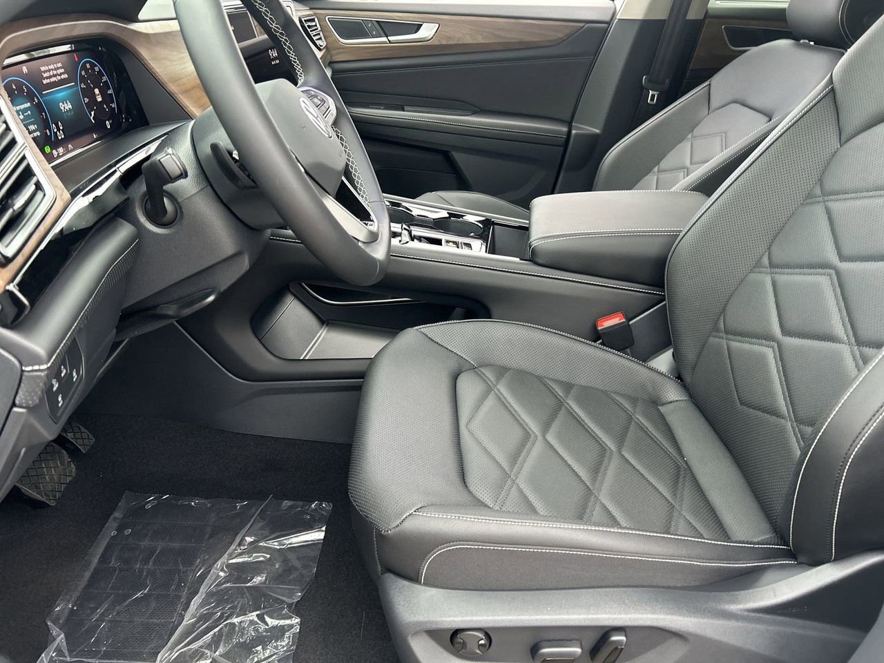 New 2026 Volkswagen Atlas SE image 15