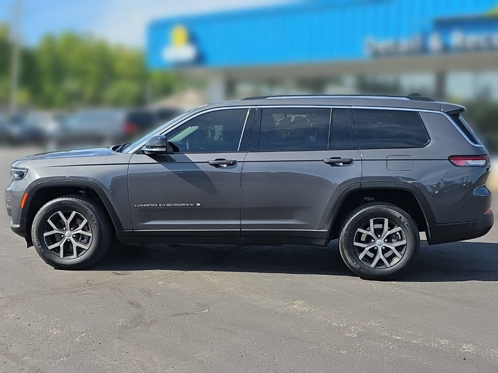 Used 2023 Jeep Grand Cherokee L Limited AWD/4WD image 11