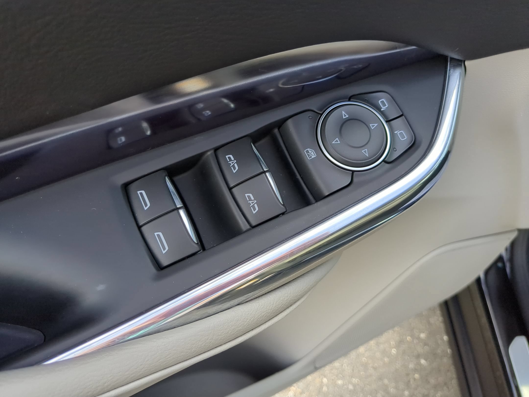Certified 2023 Cadillac XT4 Luxury w/ Cold Weather Package FWD image 20