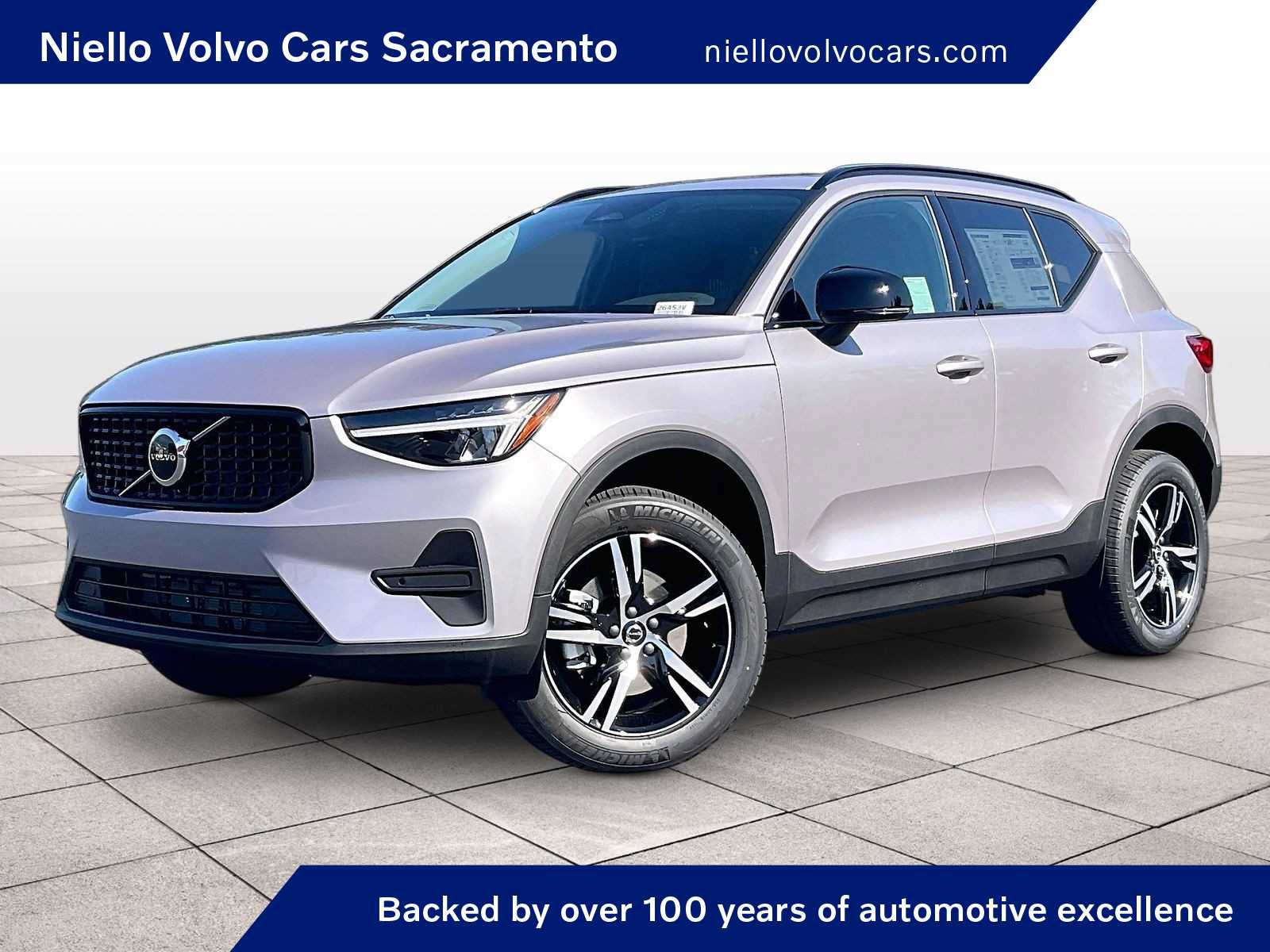 New 2026 Volvo XC40 B5 Core w/ Climate Package AWD/4WD image 1