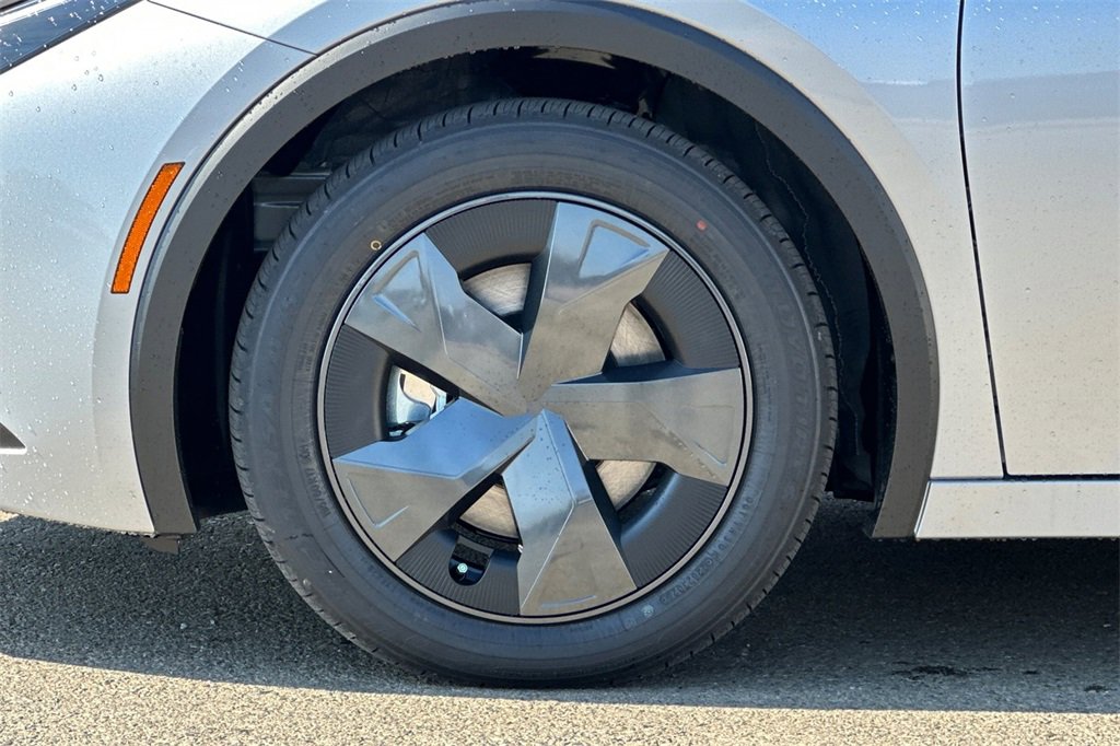 New 2026 Toyota Prius Plug-In Hybrid image 25