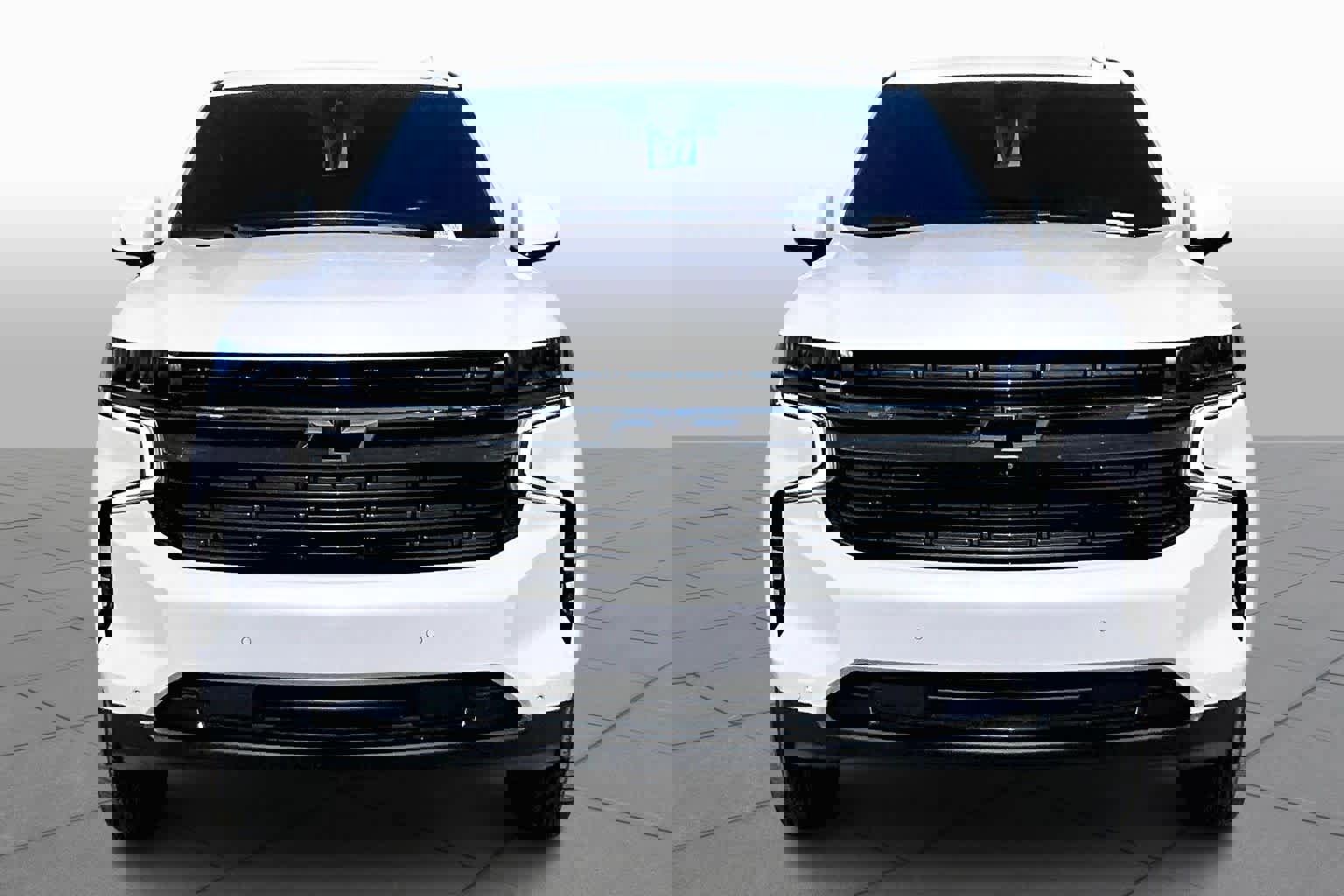 Used 2021 Chevrolet Suburban RST w/ Luxury Package image 4