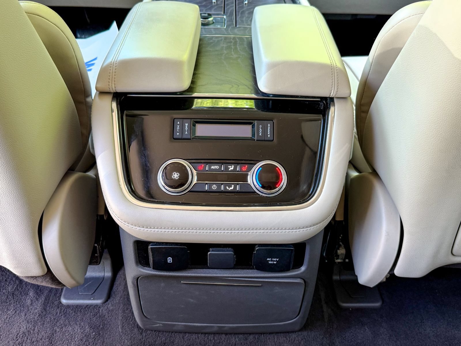 Used 2021 Lincoln Navigator Reserve AWD/4WD image 22