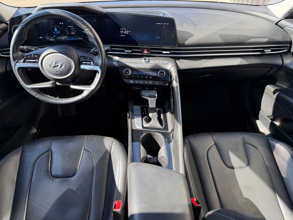 Used 2023 Hyundai Elantra Limited image 14