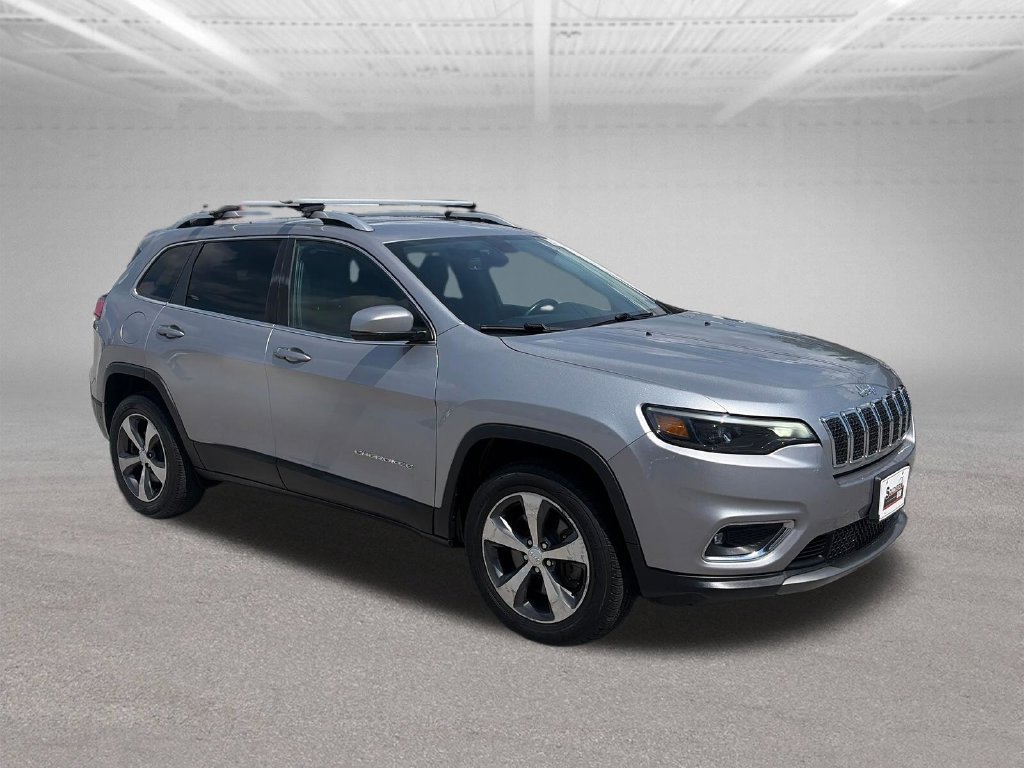 Used 2019 Jeep Cherokee Limited w/ Trailer Tow Group AWD/4WD image 8