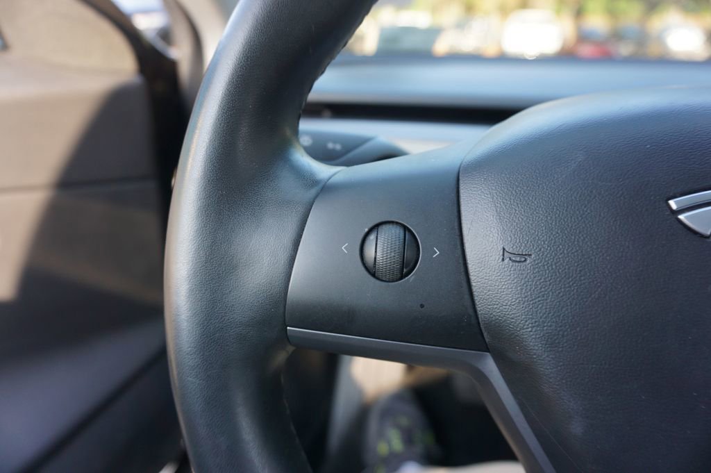 Used 2019 Tesla Model 3 Standard Range Plus RWD image 6