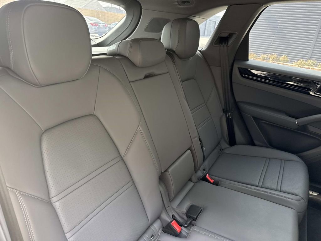 Certified 2023 Porsche Cayenne image 13