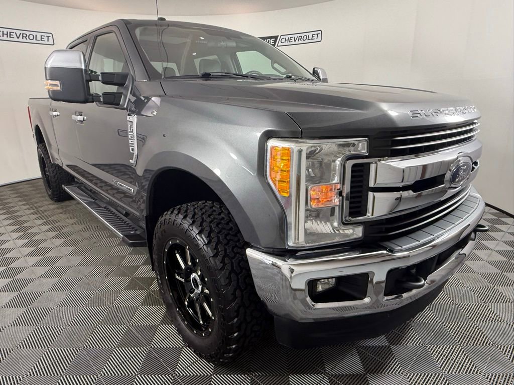 Used 2017 Ford F250 XLT w/ XLT Premium Package image 8