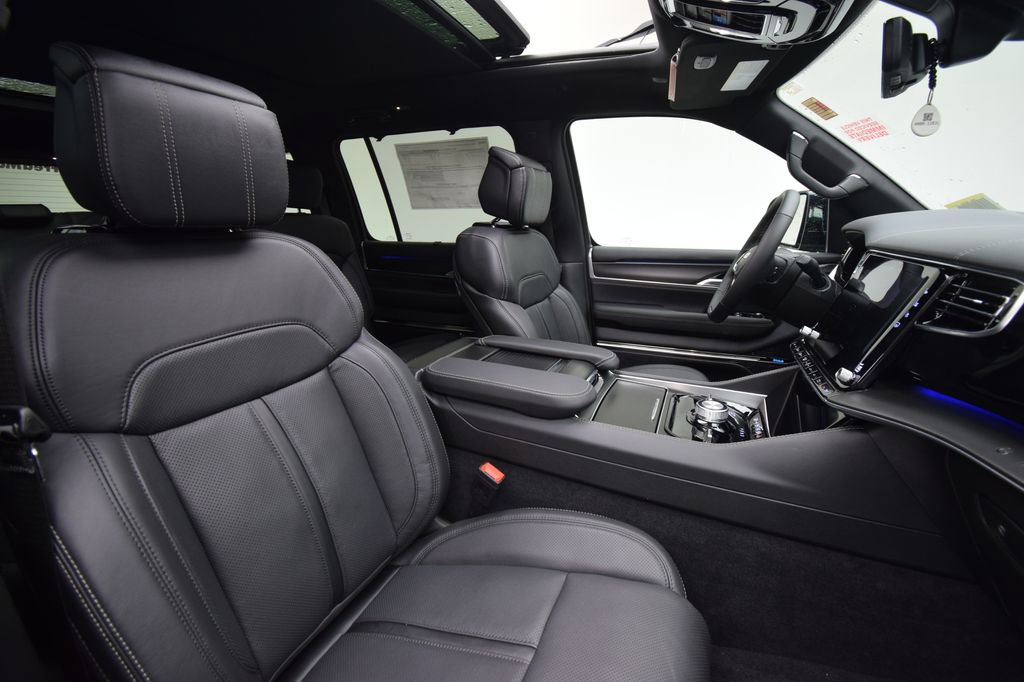 New 2026 Jeep Grand Wagoneer Summit AWD/4WD image 18