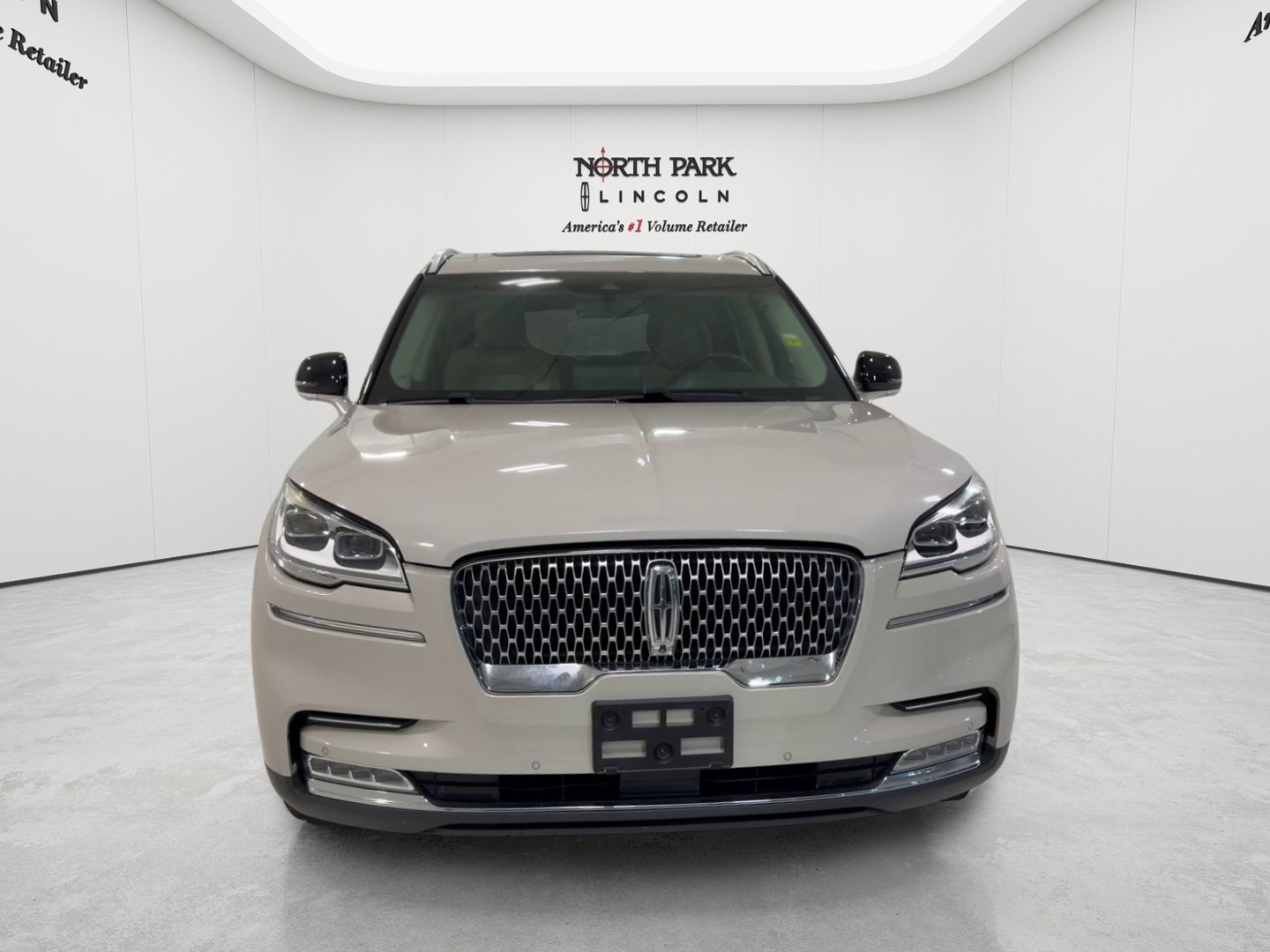 Used 2020 Lincoln Aviator Reserve w/ Equipment Group 202A AWD/4WD image 8