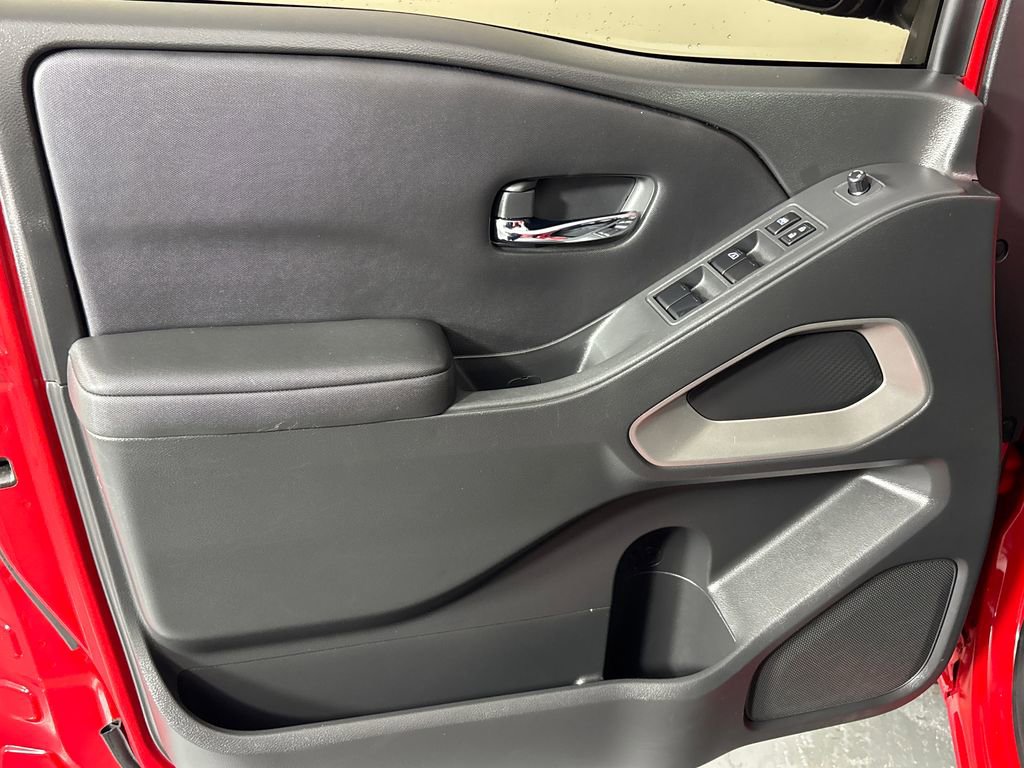 Used 2023 Nissan Frontier SV image 26