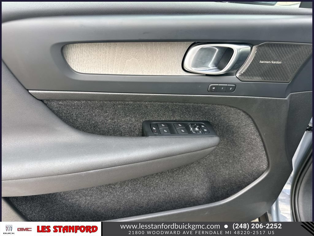 Used 2023 Volvo XC40 B5 Ultimate w/ Climate Package AWD/4WD image 16