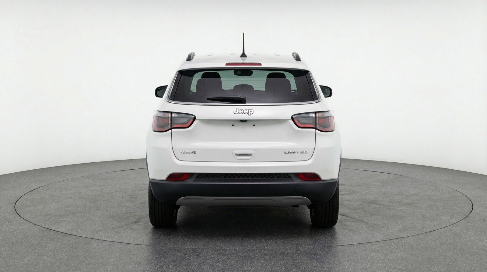 Used 2025 Jeep Compass Latitude AWD/4WD image 7