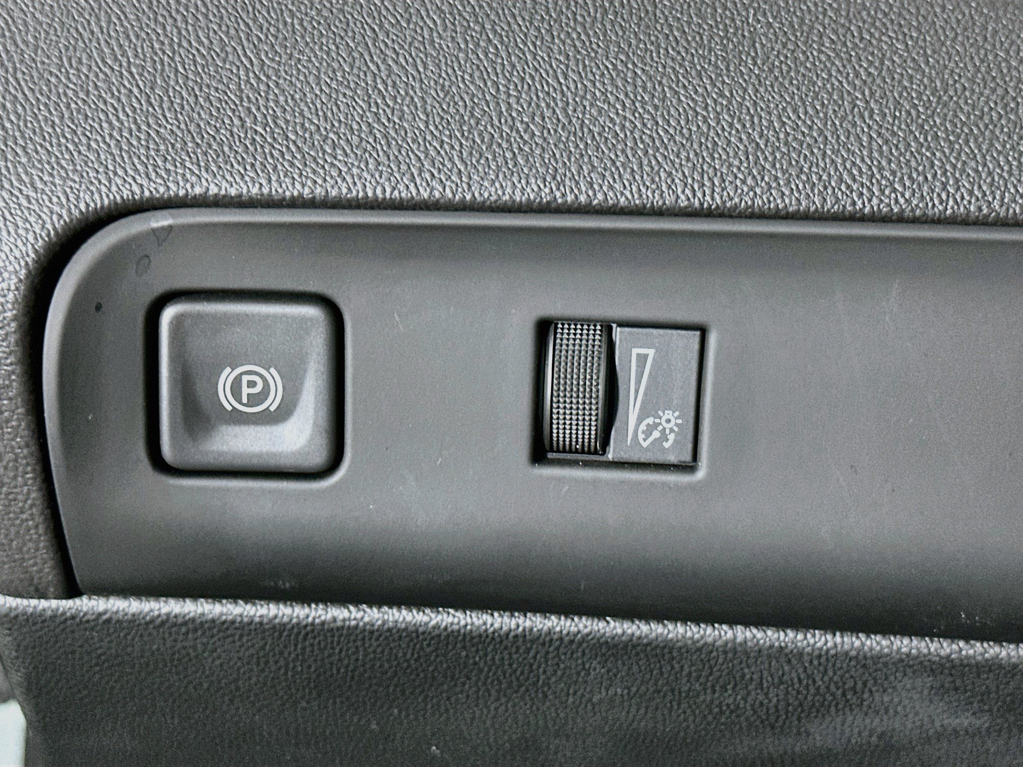 Used 2022 Buick Enclave Essence FWD image 17