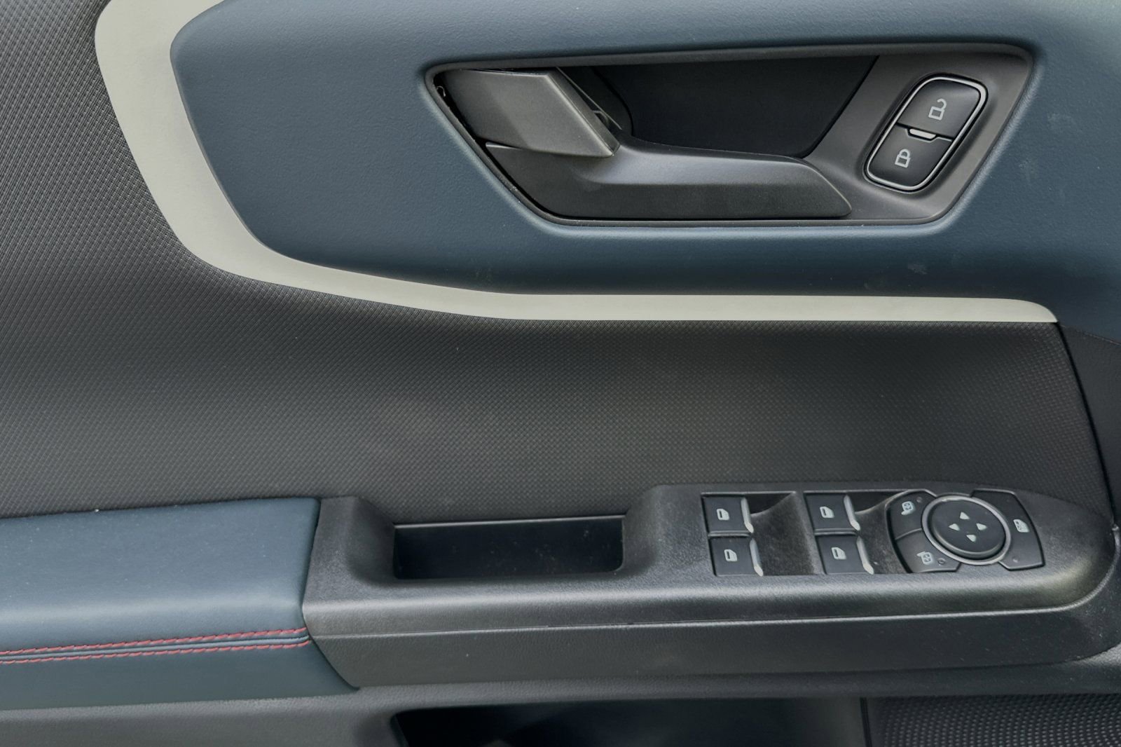 New 2024 Ford Bronco Sport Heritage w/ Heritage Convenience Package image 11