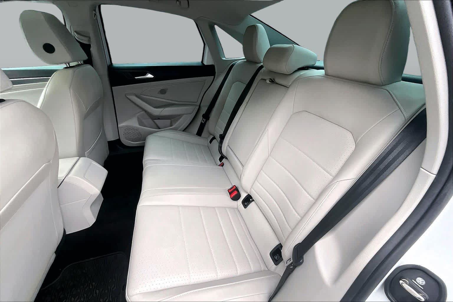 Used 2023 Volkswagen Jetta SE FWD image 21