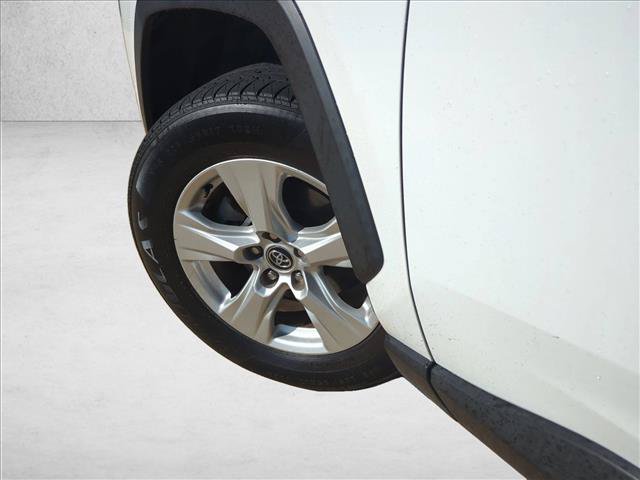 Used 2020 Toyota RAV4 XLE FWD image 10