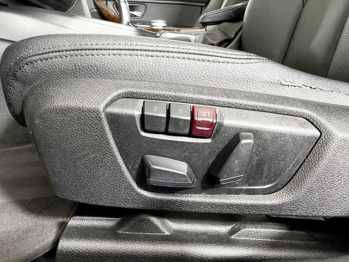 Used 2015 BMW 328i Sedan RWD image 31